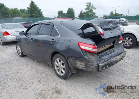 2011 Toyota Camry Le z USA, uszkodzony, nr VIN 4T4BF3EKXBR132585